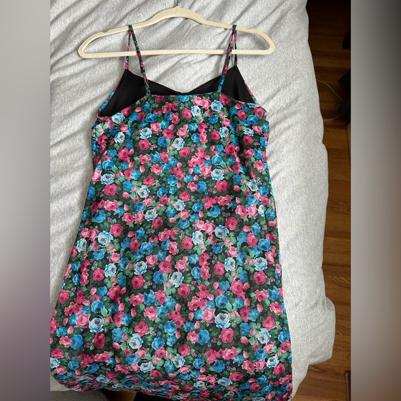 Suzy Shier sheer floral modest v-neck Gown With Illusion Mesh Waist Dress, midi - Picture 2 of 6